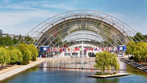 Leipziger Messe, Ansicht Messesee mit Glashalle