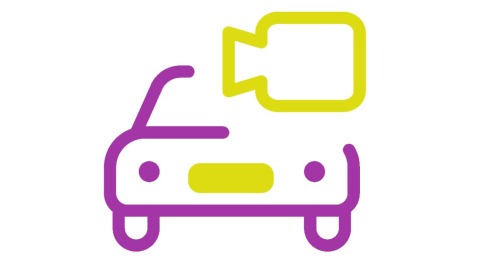 Symbol: Auto und Kamera. Bedeutung: Auto wird von Videotechnik bei Einfahrt erfasst.